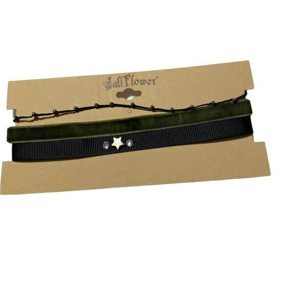 Wallflower Womens 3 Pc Choker Necklace Set Multicolor Velvet Star Design - Picture 1 of 6